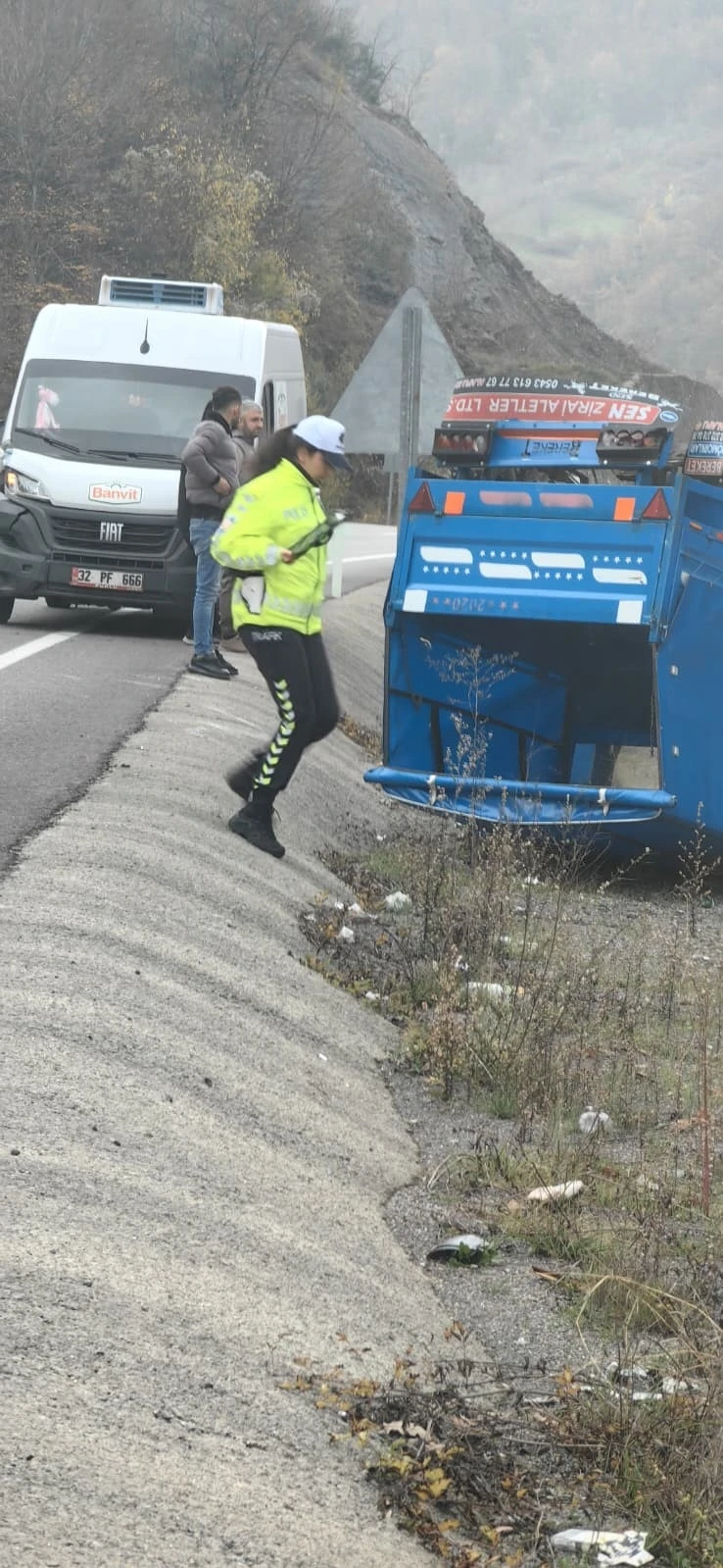 Zonguldak’ta patpat ile ticari araç çarpıştı
