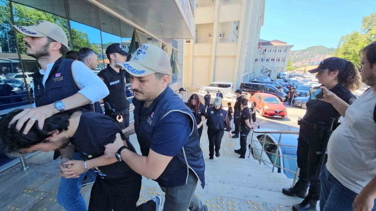 Zonguldak&rsquo;ta ter&ouml;r &ouml;rg&uuml;t&uuml; operasyonunda g&ouml;zaltına alınan 4 &ouml;ğrenciden 3&rsquo;&uuml; tutuklandı
