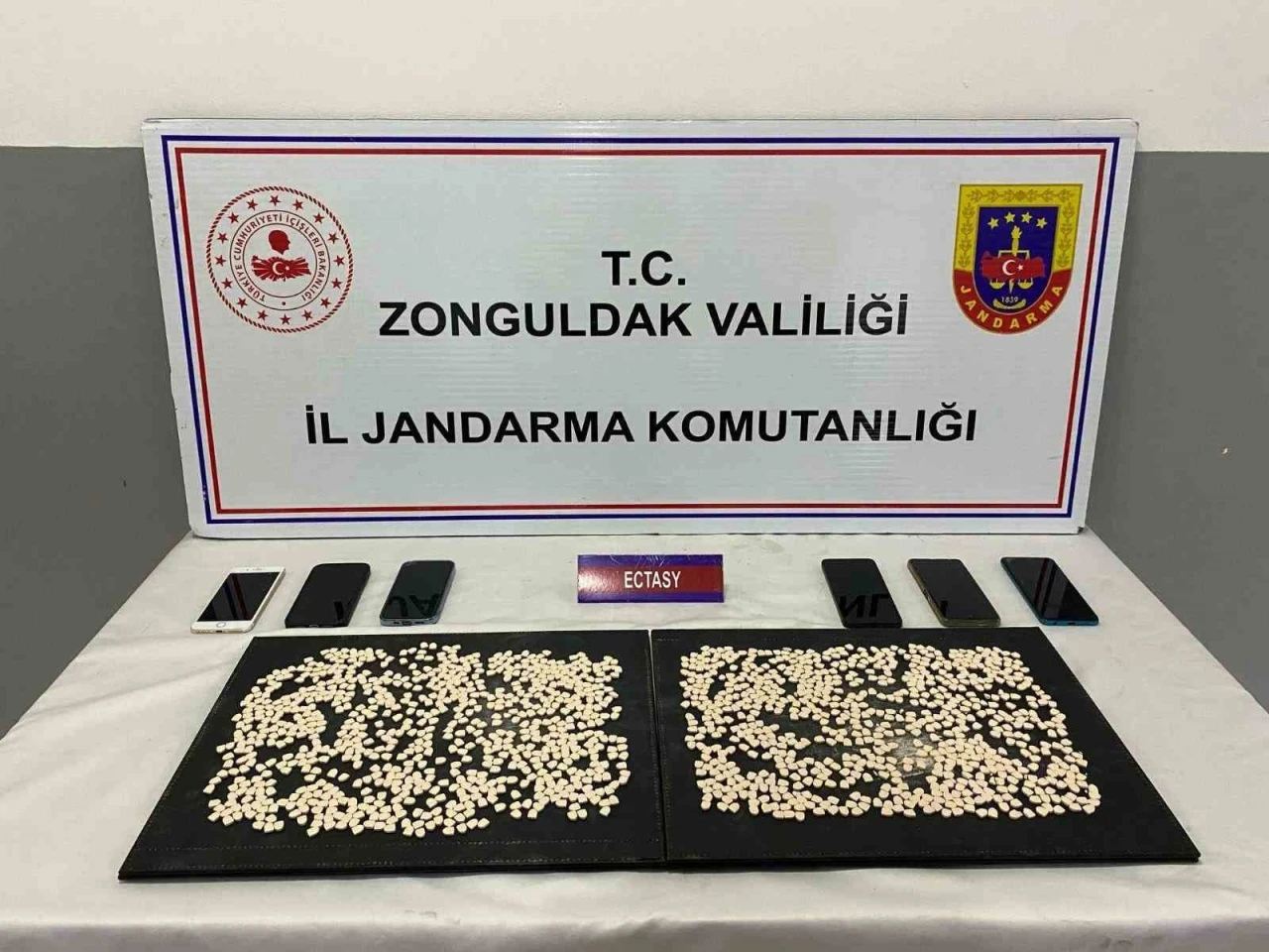 Zonguldak’ta uyuşturucu operasyonunda 4 tutuklama
