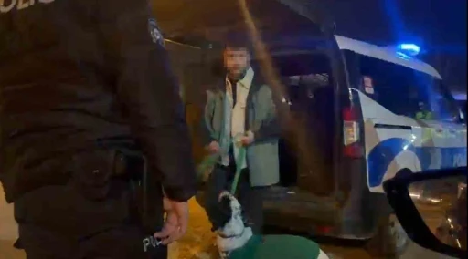 1.55 promil alkoll&uuml; yakalanan ve 14 bin TL ceza kesilen s&uuml;r&uuml;c&uuml;, karakola k&ouml;peğiyle gitti
