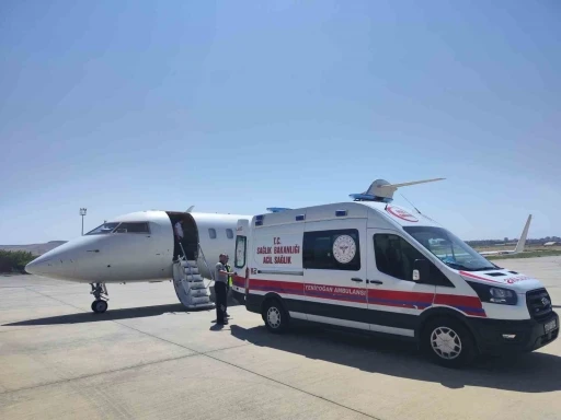 1 aylık bebek görme kaybı yaşamaması için ambulans uçakla hastaneye sevk edildi
