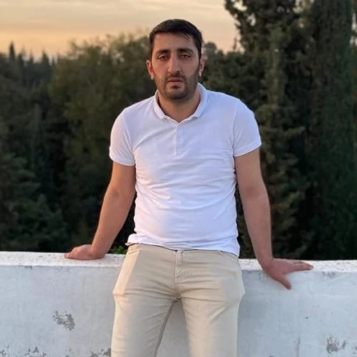 1 Mayıs&rsquo;ta feci olay: Depoda &uuml;zerine demir d&uuml;şen iş&ccedil;i hayatını kaybetti
