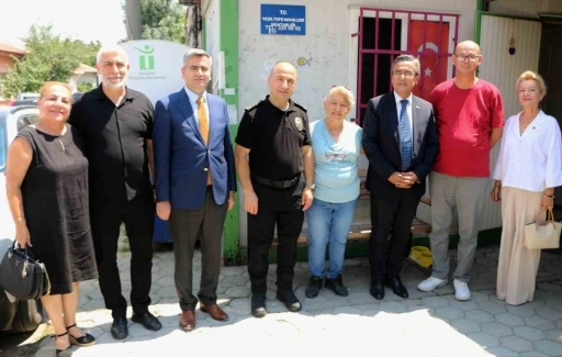 10 yıldır devam eden aşure ikramı bu yıl da sürdü
