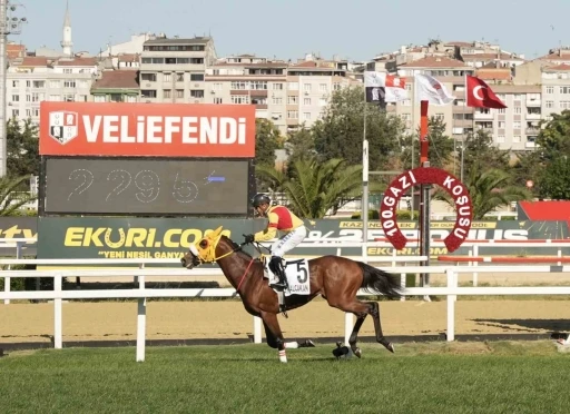 100. Gazi Koşusu&rsquo;nu Halis Karataş ile Bay Nal&ccedil;akan kazandı

