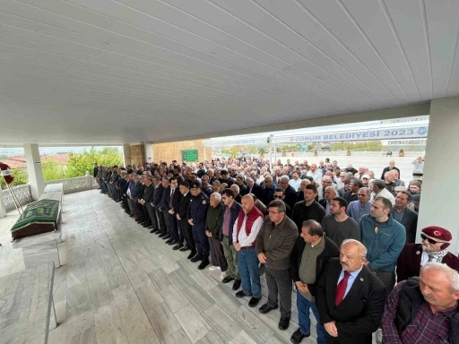 102 yaşındaki Dr. Rıfat Patır son yolculuğuna uğurlandı
