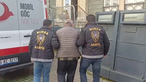 11 yıl ka&ccedil;tı, 9 estetikle yeni y&uuml;z yaptı... Yeni hayat kurup yıllarca maaşla &ccedil;alışan katil iş&ccedil;i servisinde yakalandı
