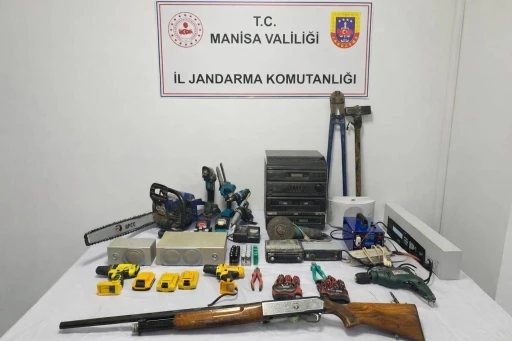 12 ayrı hırsızlık olayının ş&uuml;phelileri yakalandı
