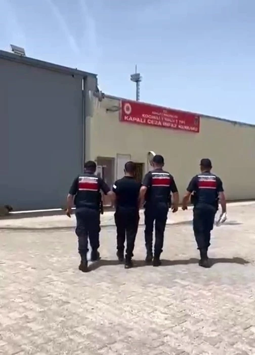12 yıl cezalı firari kovalamaca sonucu ormanda yakalandı
