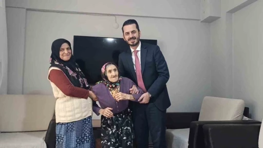 121 yaşındaki Saadet teyze, ziyaret&ccedil;ilerinden bakın ne istedi
