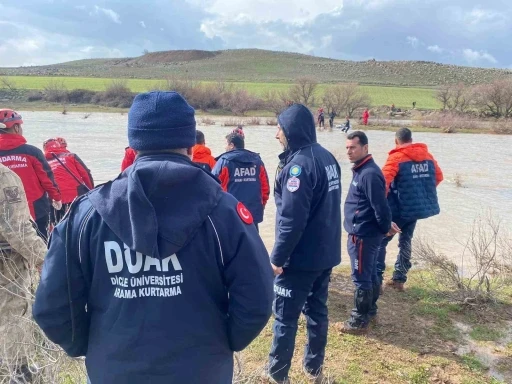 13 g&uuml;nd&uuml;r aranan kadının cansız bedeni bulundu
