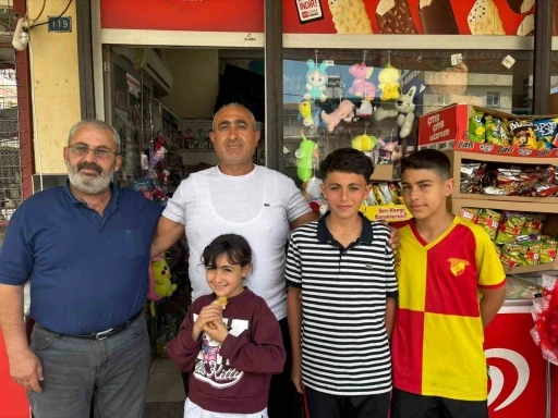 13 yaşındaki Yusuf&rsquo;un d&uuml;r&uuml;stl&uuml;ğ&uuml; mahalleye &ouml;rnek oldu

