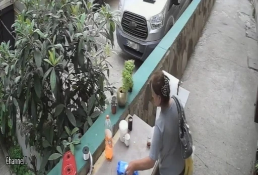14 defa aynı iş yerinden hırsızlık güvenlik kamerasında

