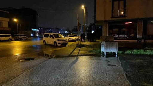14 yaşında &ccedil;ocuk, otob&uuml;s durağında silahla vurulmuş halde bulundu
