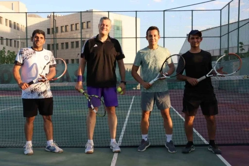 15 Temmuz Demokrasi ve Zafer Bayramı Tenis Turnuvası başladı

