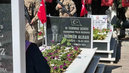 15 Temmuz şehidi M&uuml;n&uuml;r Alkan kabri başında anıldı
