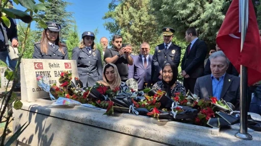 15 Temmuz şehidi Ufuk Baysan kabri başında anıldı
