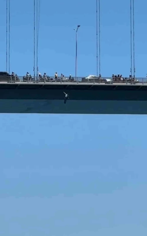15 Temmuz Şehitler Köprüsü’nden atlayan bir kişi hayatını kaybetti
