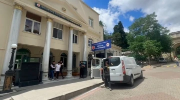 15 Temmuz Şehitler Köprüsünü araçla kapatan şahıs adliyeye sevk edildi
