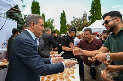 15 Temmuz Şehitleri Lalapaşa Camii&rsquo;nde dualarla anıldı

