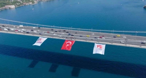 15 Temmuz&rsquo;un sembol&uuml; Kırmızı Beyaz: 5 dev k&ouml;pr&uuml; T&uuml;rk bayraklarıyla donatıldı
