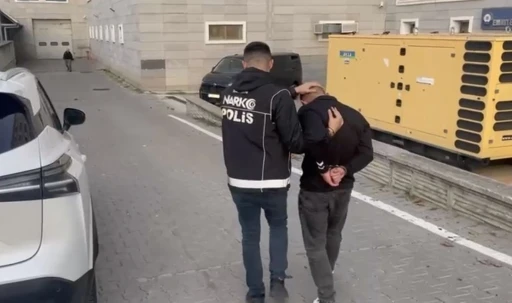 15 yıl hapis cezası bulunan firari h&uuml;k&uuml;ml&uuml; yakalandı
