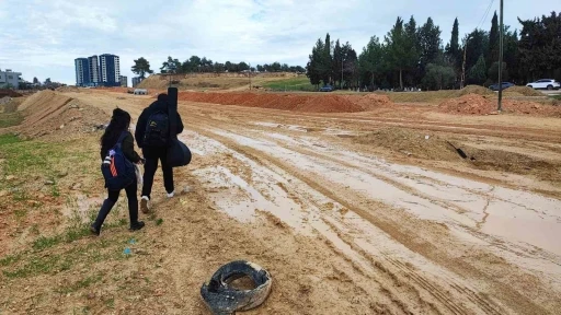 15 yıllık &Ccedil;ukurova G&uuml;zel Sanatlar Lisesi &ccedil;amura teslim
