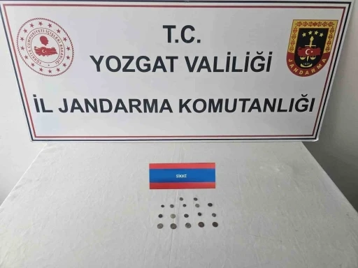 17 sikke ele geçirildi
