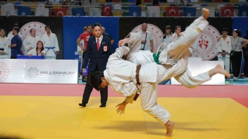 18 &uuml;lkeden bin 626 judocu Kocaeli&rsquo;de tatamiye &ccedil;ıktı
