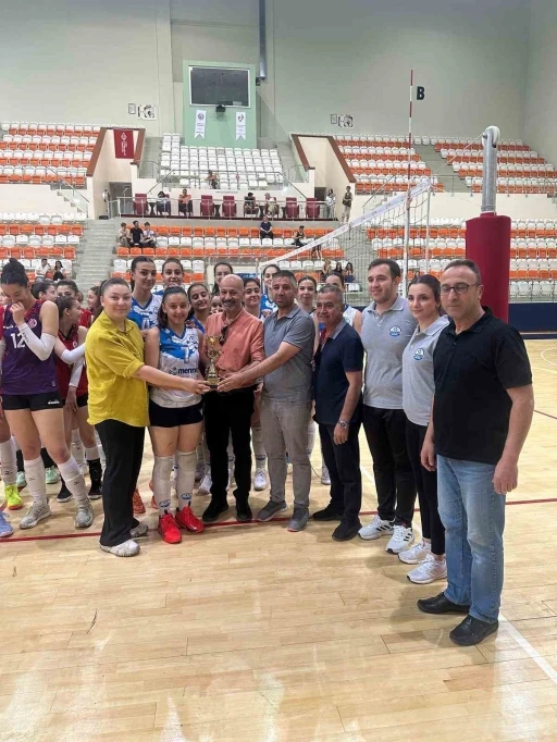 2. Betül Çoban Voleybol Turnuvasında Şampiyon Merinos Spor oldu
