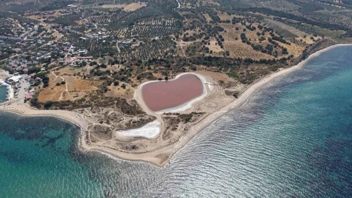 2 bin yıllık antik liman, kalpli pembe g&ouml;le d&ouml;n&uuml;şt&uuml;
