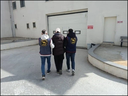 21 yıl hapis cezası bulunan dolandırıcı JASAT&rsquo;tan ka&ccedil;amadı
