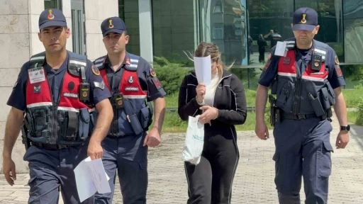 22 yaşındaki gen&ccedil; kız 47 bin adet uyuşturucu hapla yakalandı

