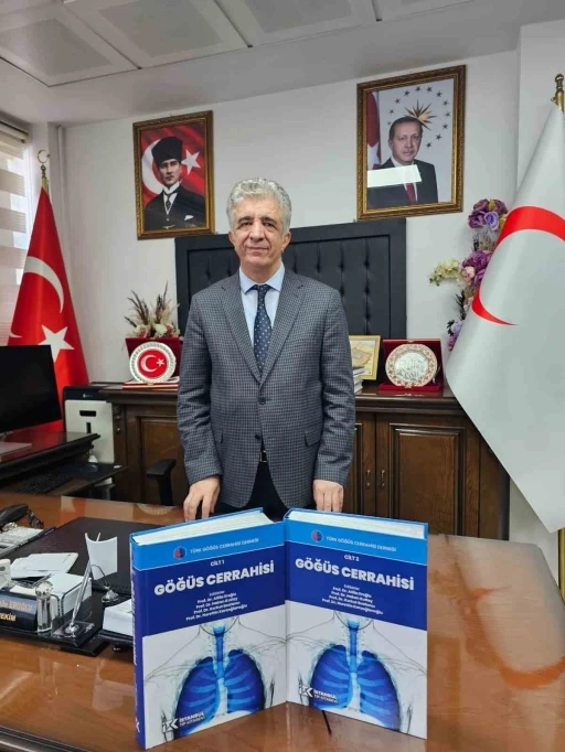 227 bilim insanının katkı sunduğu "G&ouml;ğ&uuml;s Cerrahisi" kitabı yayımlandı
