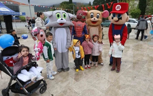 23 Nisan&rsquo;da Muğla &ccedil;ocukların neşesiyle renklendi
