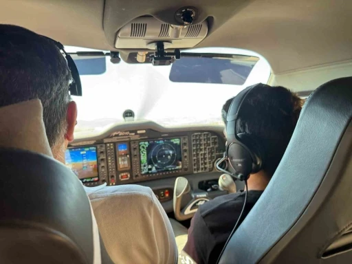 23 Nisan’da pilot koltuğuna geçen çocuklar Ankara semalarında uçtu

