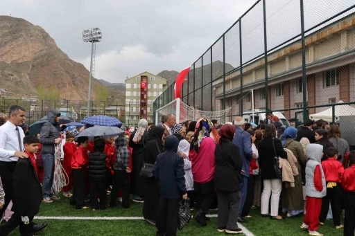 23 Nisan kutlamalarına yağmur engeli
