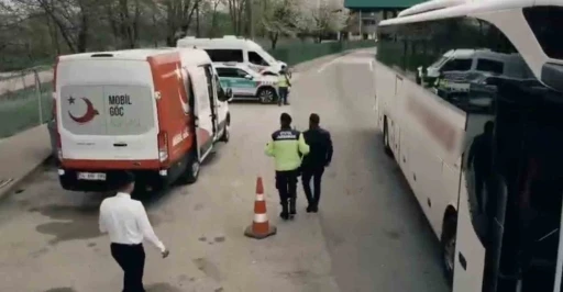 24 g&uuml;nde 70 d&uuml;zensiz g&ouml;&ccedil;men yakalandı
