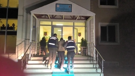 25 yıl hapis cezası olan şahıs jandarma tarafından yakalandı
