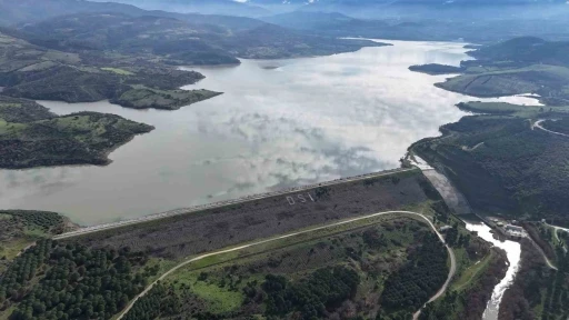 250 bin dekar alanı sulayan Bayrami&ccedil; Barajı&rsquo;nda su seviyesi y&uuml;zde 100&rsquo;e ulaştı
