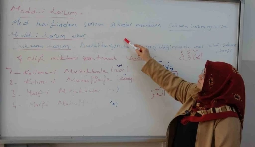 28 Şubat mağduru &ouml;ğretmen: "Baş&ouml;rt&uuml;mden dolayı meslekten ihra&ccedil; edildim"
