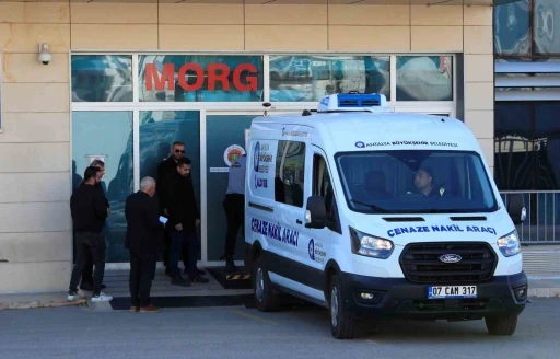 3 aylık evli kadının silahla &ouml;l&uuml;m&uuml; olayında eşi tutuklandı
