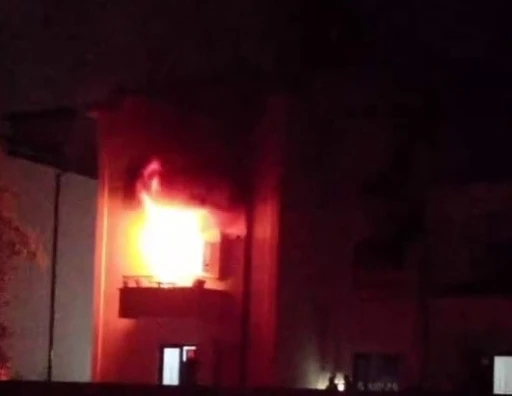 3 katlı binada korkutan yangın: 1’i çocuk 6 kişiyi itfaiye kurtardı
