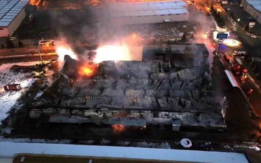 3 kişinin &ouml;ld&uuml;ğ&uuml; fabrika yangınında karar &ccedil;ıkmadı
