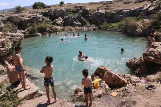 3 yıl &ouml;nce kuruyan "Uyuz G&ouml;l&uuml;" yeniden su tuttu
