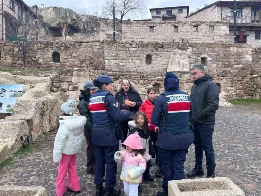 300&rsquo;e yakın vatandaşa kadına şiddetle m&uuml;cadele anlatıldı
