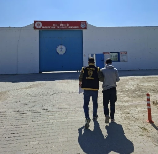 31 yıl hapisle aranan şahıs Bandırma&rsquo;da yakalandı
