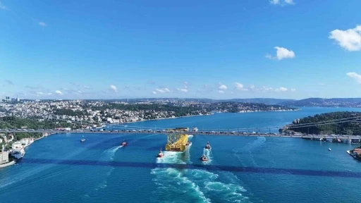 350 metrelik sondaj platformu iskelesi dron ile g&ouml;r&uuml;nt&uuml;lendi
