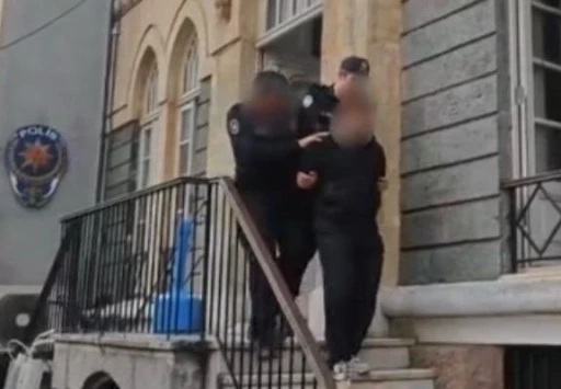 KESİNLEŞMİŞ CEZASI BULUNAN HIRSIZ İZMİR'DE YAKALANDI