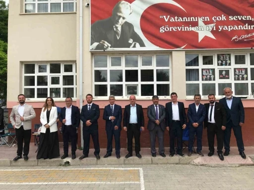 4 bin seçmen için 11 aday
