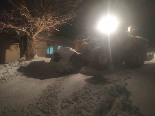 4 g&uuml;nd&uuml;r mahsur kalan vatandaş evine ulaştırıldı
